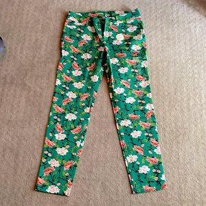 Old navy ankle length, mid rise pants, size 4